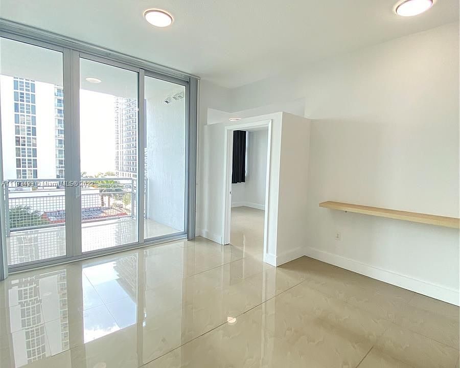 1st image of 2200 NE 4th Ave APT 604