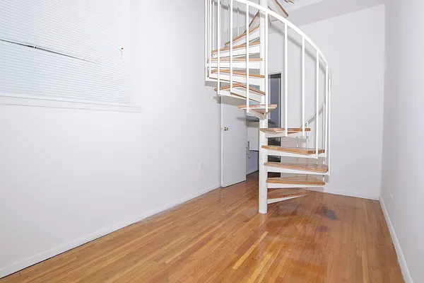 Rented by Avenues Real Estate | media 7