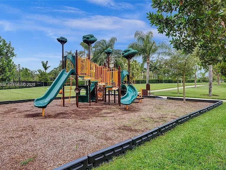 5140 Eucalyptus Dr #5 — Photo 33
