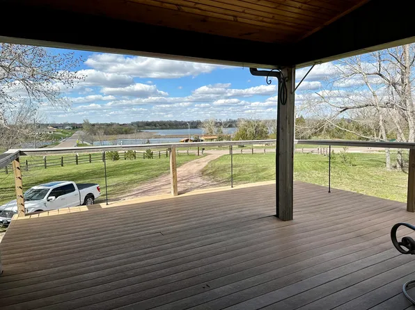 118 W Harmon Dr, Mitchell, SD 57301