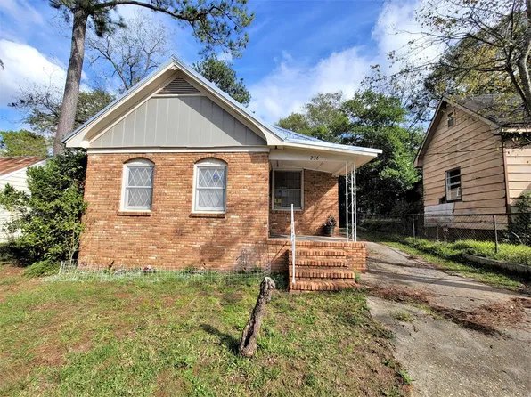 236 Gordon St SW, Dawson, GA 39842