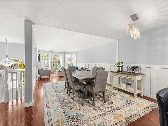 5th image of 964 Greenpark Blvd