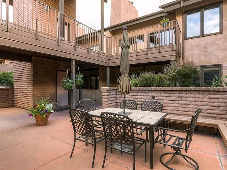 4415 Laguna Pl — Photo 49