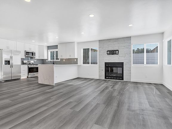 5th image of 1239 N Citrus Ave #B