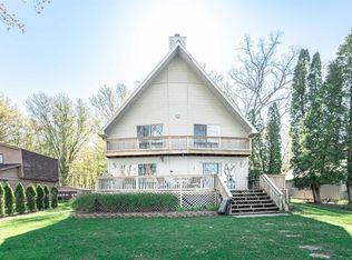 9811 Leach Ln, Dexter, MI 48130