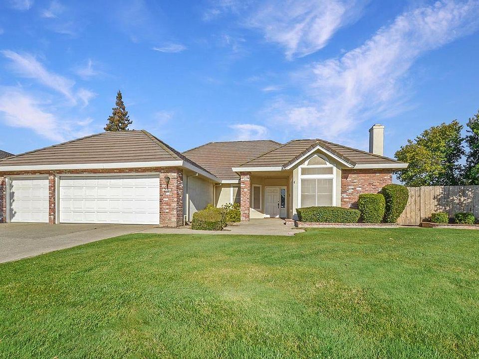 1st image of 2311 Woodlake Cir