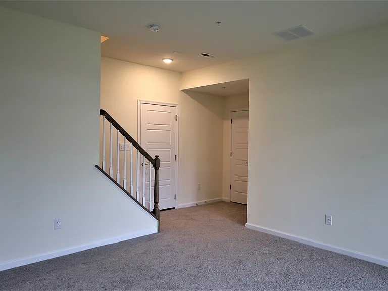 61 Becker Dr — Photo 23