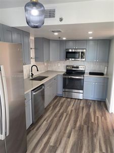 17890 W Dixie Hwy APT 610, North Miami Beach, FL, 33160