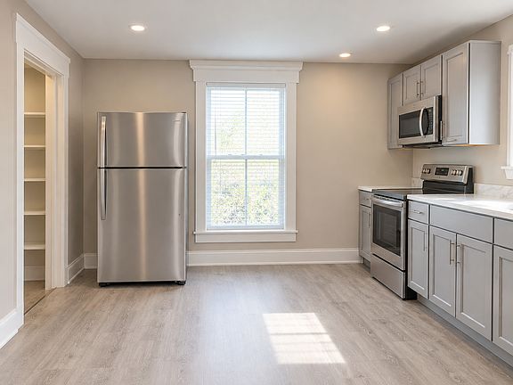 3rd image of 23 Atlantic St #3