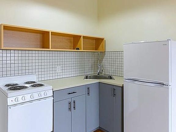 3rd image of 57 E McMicken Ave #4R