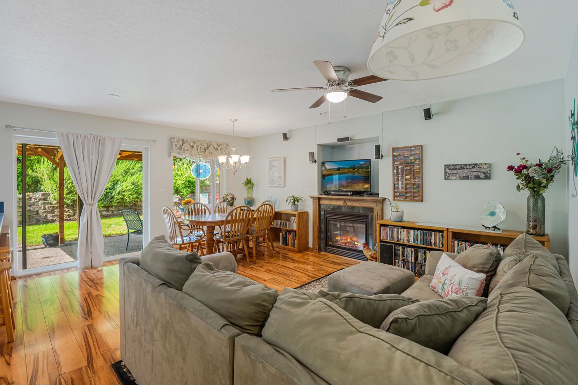 next background image