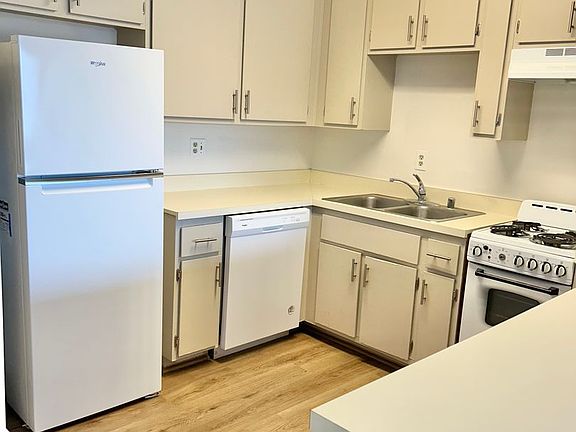 3rd image of 4079 Front St #207