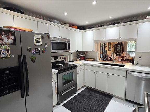 2nd image of 1101 Colony Point Cir APT 218