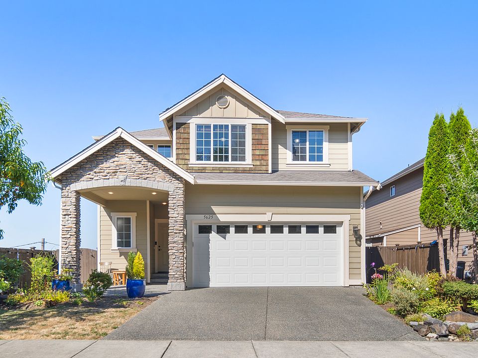 Built in 2013, great small community of high end homes. Children can walk up to the school bus stop.