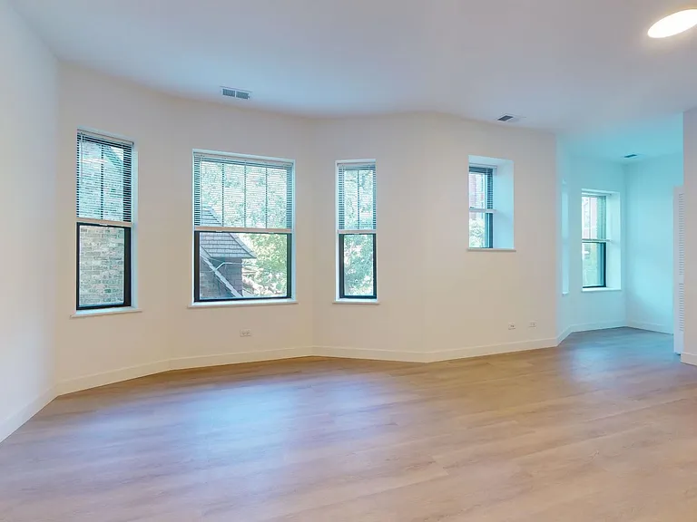 Dining/Living room