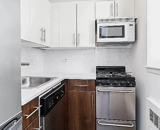 4th image of 30 W 18th St APT 7B