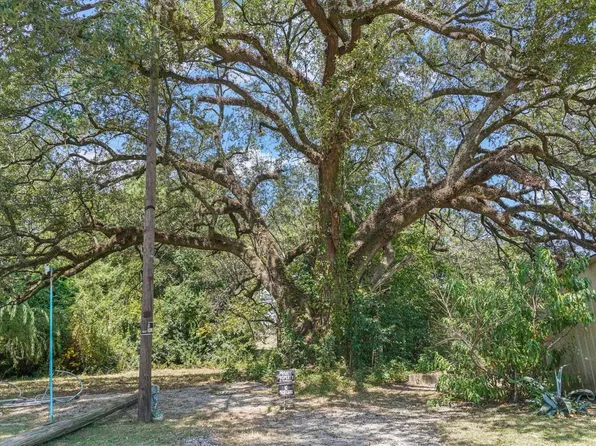 411 Apple Ln., Conway, SC 29526