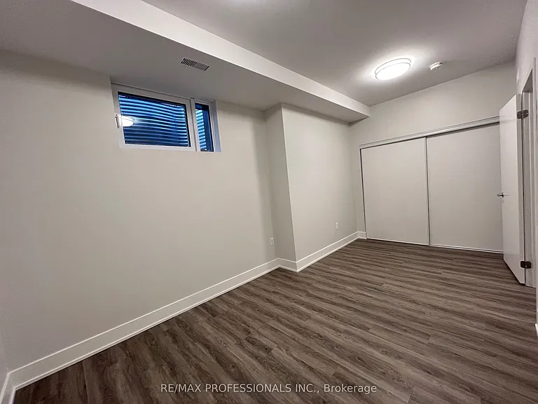 62 Dixfield Dr #106 — Photo 24