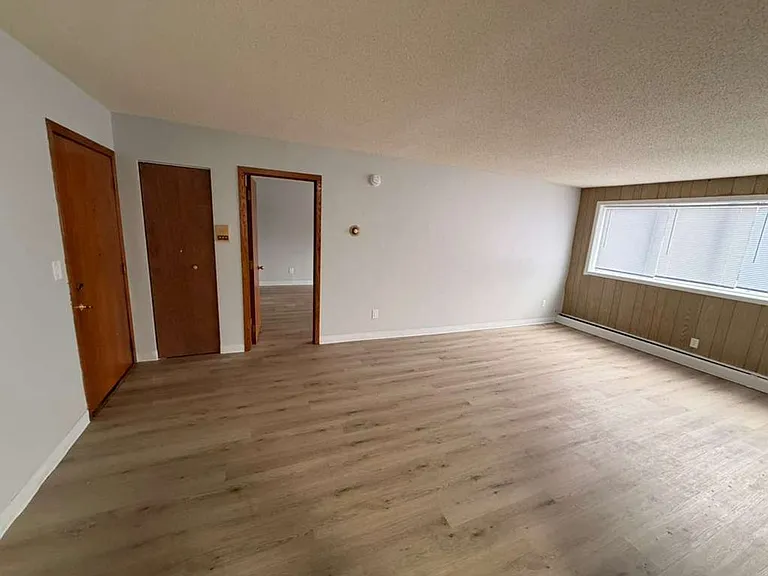 3932 Central Ave NE — Photo 5