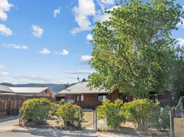 326 La Luz Dr, Taos, NM 87571