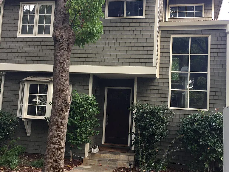 702 University Dr — Photo 12
