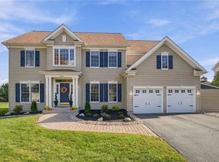 5605 Falcon Dr, Bethlehem, PA 18017