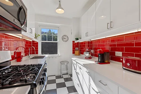 Sold by Corcoran | media 2