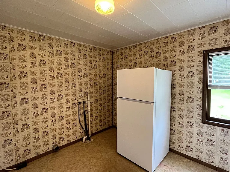 310 W Arnold St — Photo 2