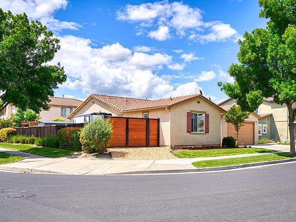 3rd image of 15901 Four Corners Ct