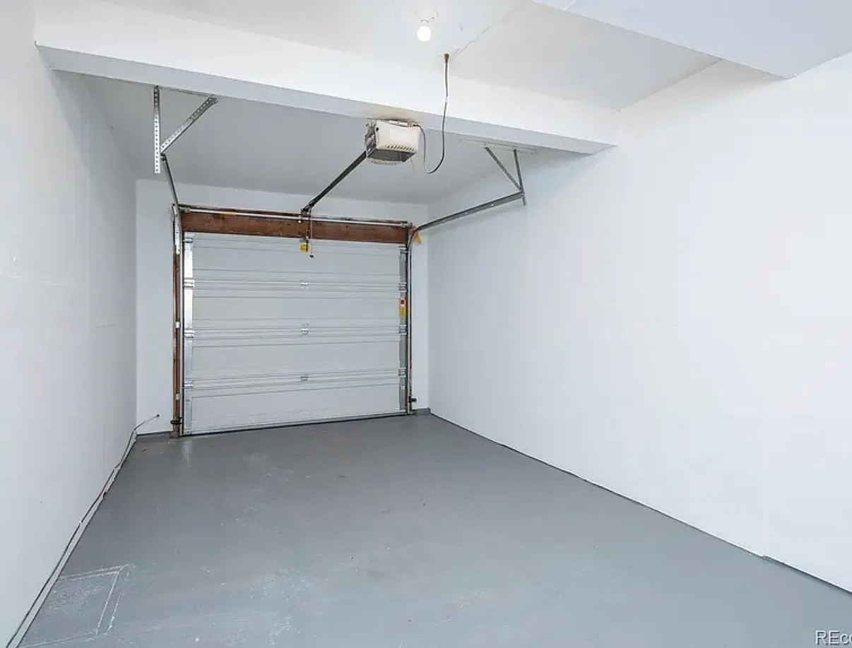 2 bed, 1.5 bath, 944 sqft, $1,850 — Photo 3