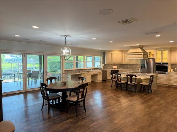 10715 CARROLLWOOD DRIVE, TAMPA, FL 33618
