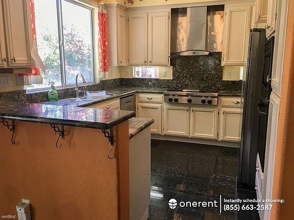 3rd image of 3318 Alsace Ct
