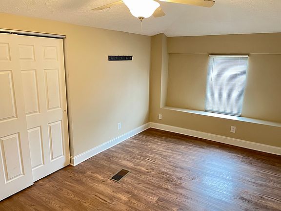 3rd image of 2712 S Moreland Ave