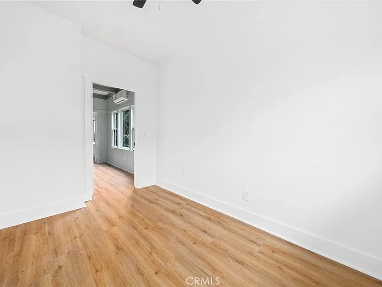332 N Daisy Ave — Photo 13