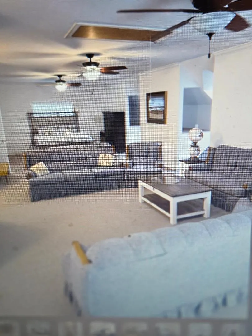 3 bed, 2500 sqft, $3,000 — Photo 2