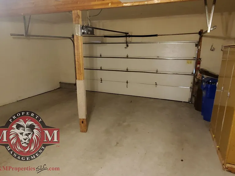 975 E Essex Court Way #4-6950 — Photo 28