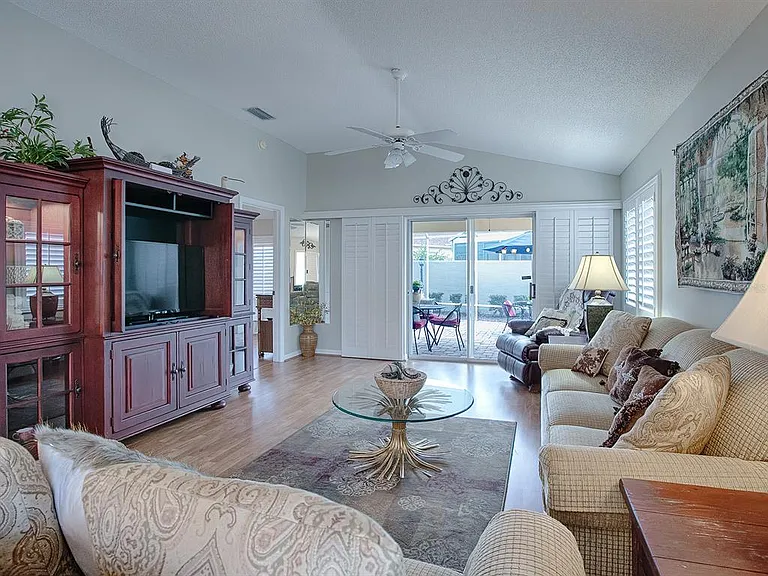 1129 Santa Cruz Dr — Photo 8