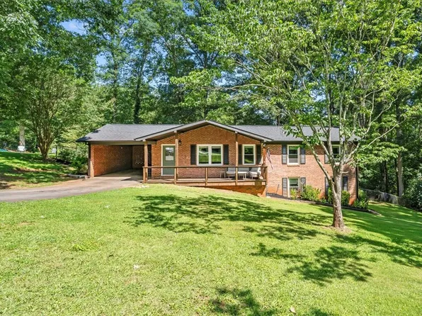 121 Brookwood Dr, Seneca, SC 29678