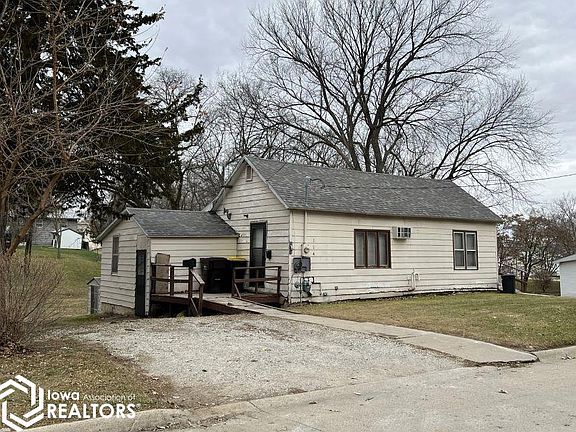 2nd image of 114 N Lincoln St