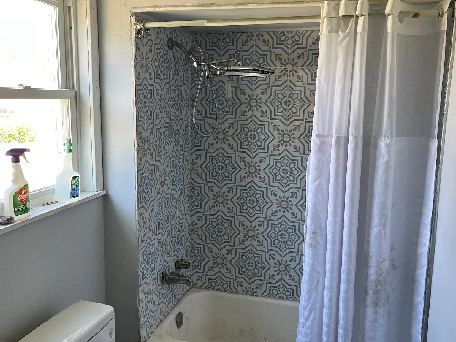 3 bed, 918 sqft, $1,375 — Photo 1