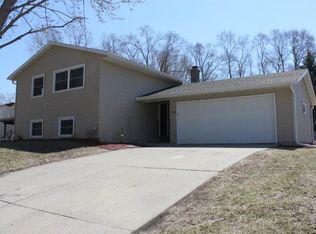 1729 2nd St SW, Faribault, MN 55021