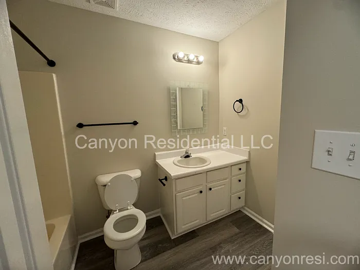 229 Lakeside Rd — Photo 10