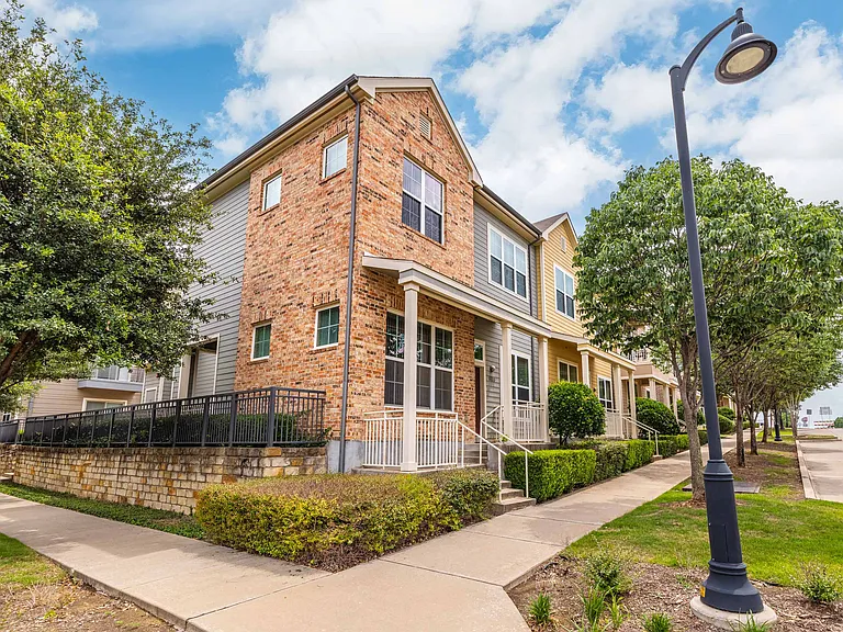 The District At Cypress Waters - Parson's Green — Photo 90