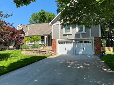 8123 Rosehill Rd, Lenexa, KS, 66215