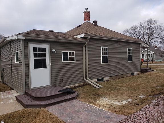 3rd image of 613 Pine St