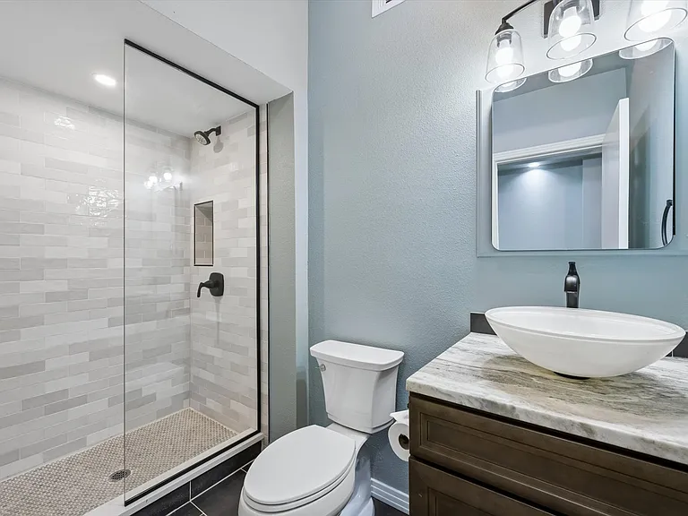 225 N Lincoln St #6 — Photo 6