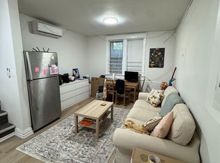 1065 Bathurst St #2, Toronto, ON M5R 3G8