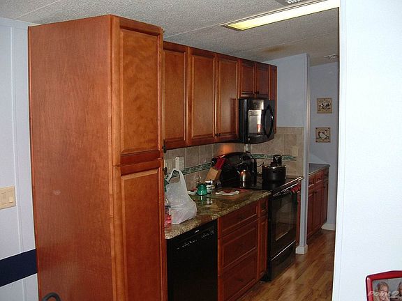 GALLEY STYLE KITCHEN