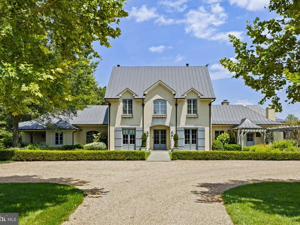 10500 Mountain Shadow Ln, Marshall, VA 20115