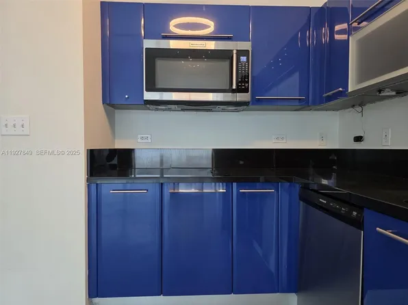 253 NE 2nd St APT 324, Miami, FL 33132